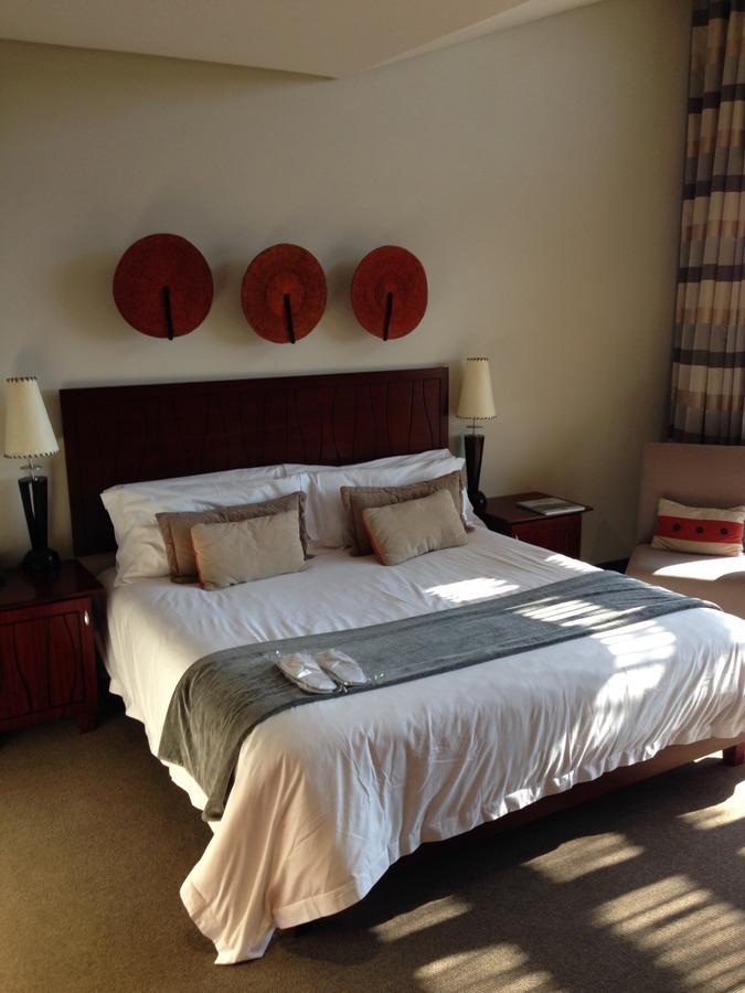 Maropeng Boutique Hotel Magaliesburg Exteriör bild