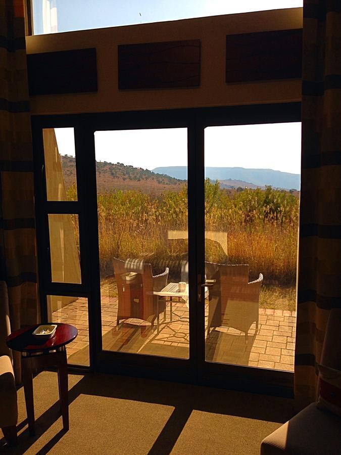 Maropeng Boutique Hotel Magaliesburg Exteriör bild